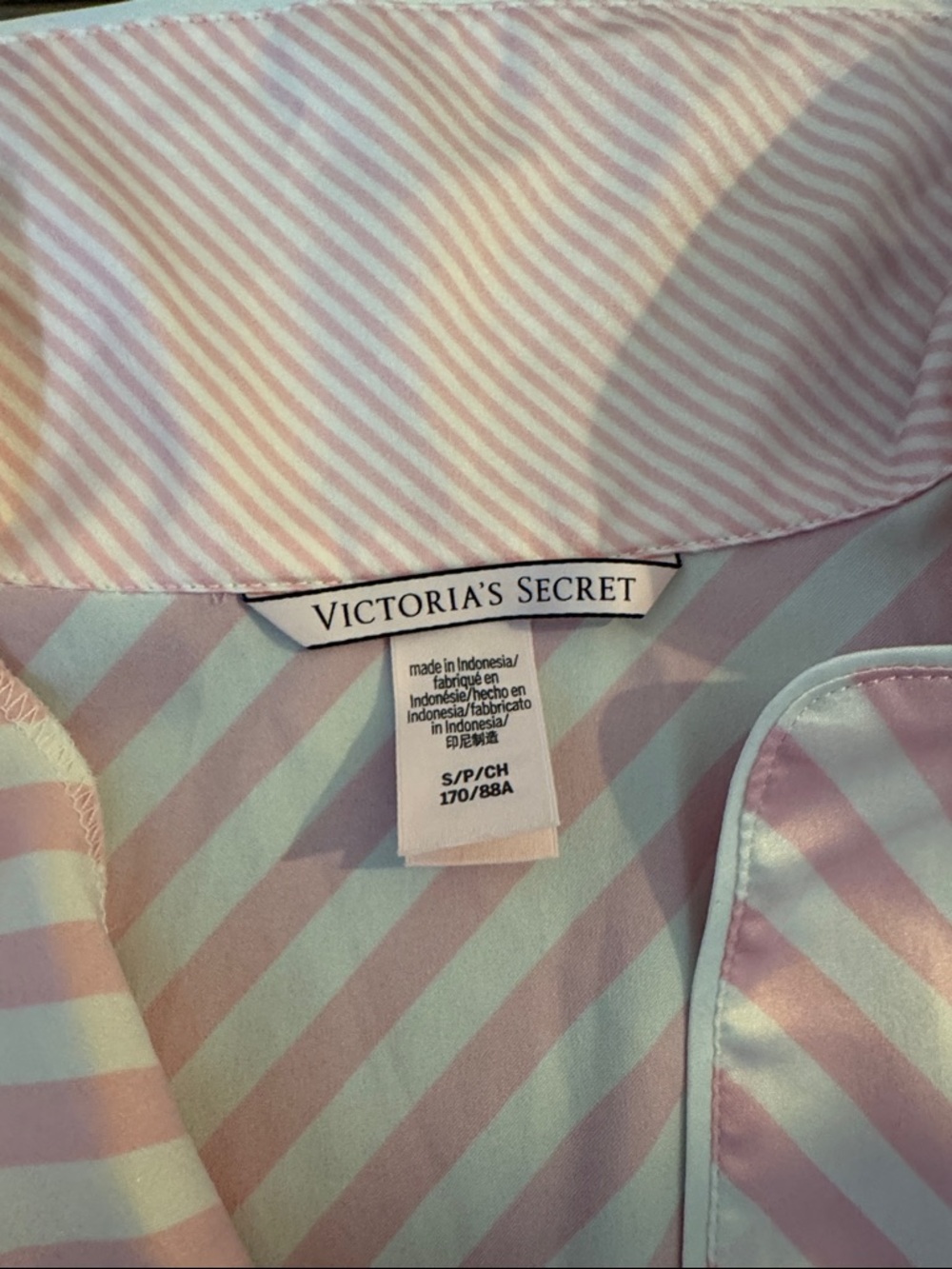 Victoria secret pajamas never worn - Picture 3 of 3